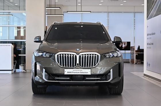 BMW X5 xDrive 50e xLine — пробег 8 751 км — фото 2 из 5