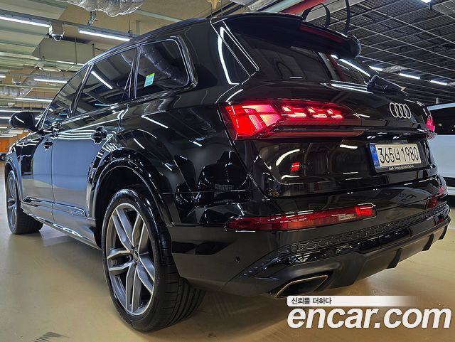 Audi Q7 55 TFSI Quattro Premium — пробег 5 062 км — фото 5 из 5