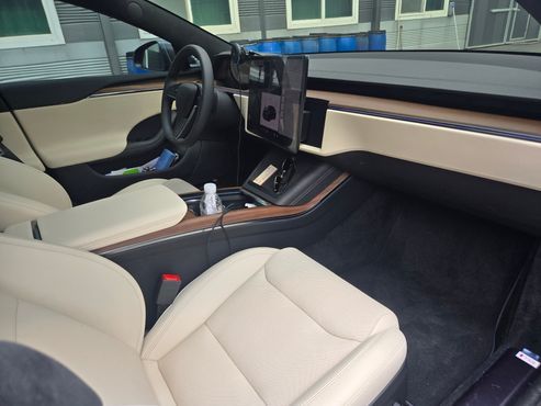 Tesla Model S AWD — пробег 8 000 км — фото 3 из 5