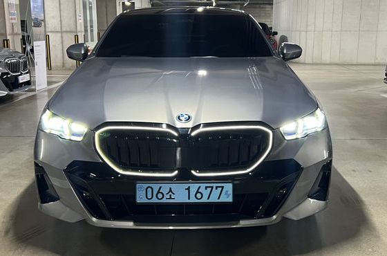 BMW i5 eDrive 40 M Sport — пробег 34 036 км — фото 2 из 5