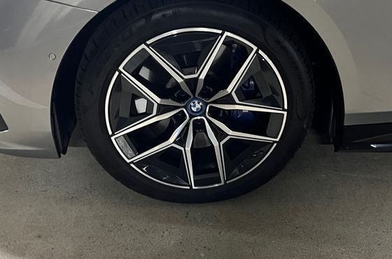 BMW i5 eDrive 40 M Sport — пробег 34 036 км — фото 5 из 5