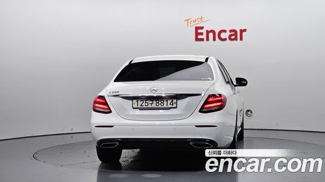 Mercedes-Benz E-Class из Кореи Encar