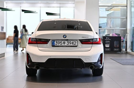 BMW 3-Series 320i M Sport — пробег 11 026 км — фото 3 из 5