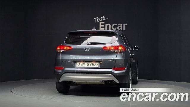 Hyundai Tucson Diesel 2.0 2WD Style — пробег 111 896 км — фото 4 из 5