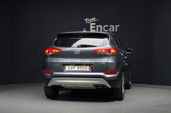 Hyundai Tucson Diesel 2.0 2WD Style — пробег 111 896 км — фото 4 из 5