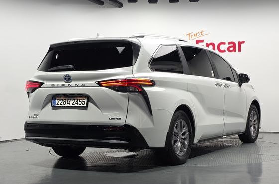 Toyota Sienna 2.5 Hybrid AWD — пробег 27 472 км — фото 2 из 5