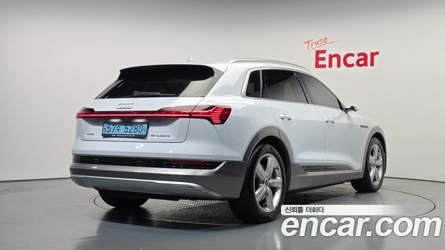 Audi e-tron 50 Quattro — пробег 47 536 км — фото 2 из 5