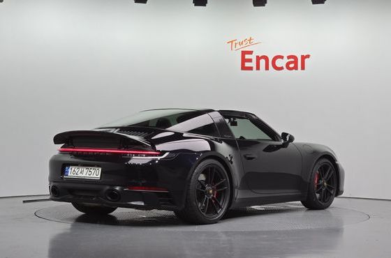 Porsche 911 Targa 4 GTS — пробег 51 288 км — фото 2 из 5