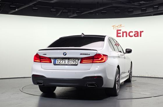 BMW 5-Series 520d xDrive M Sport Package Plus — пробег 117 858 км — фото 4 из 5