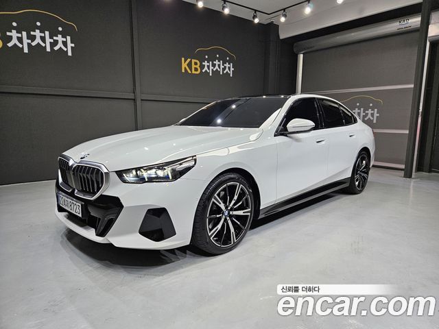 BMW 5-Series 530i xDrive M Sport — пробег 6 417 км — фото 1 из 5