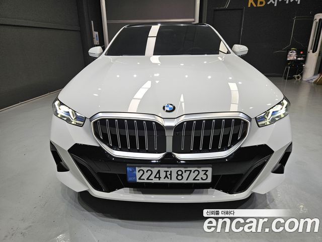 BMW 5-Series 530i xDrive M Sport — пробег 6 417 км — фото 3 из 5