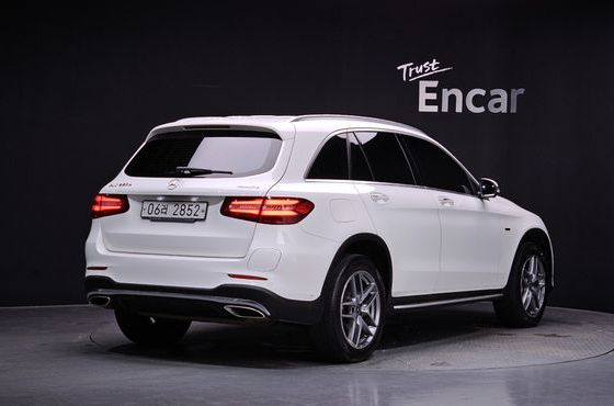 Mercedes-Benz GLC-Class GLC350e 4MATIC AMG Line — пробег 128 288 км — фото 2 из 5