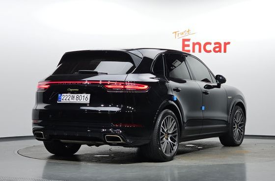 Porsche Cayenne 3.0 E-Hybrid — пробег 39 721 км — фото 2 из 5