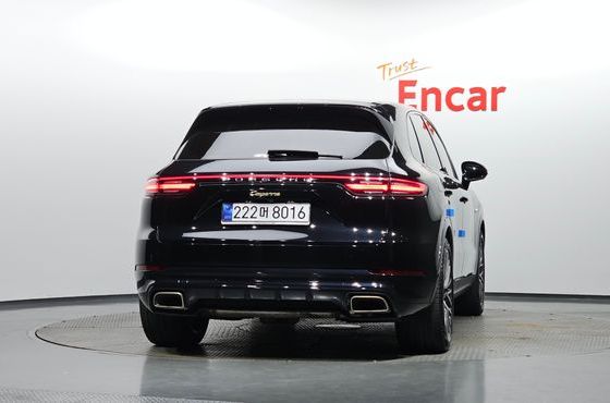 Porsche Cayenne 3.0 E-Hybrid — пробег 39 721 км — фото 4 из 5
