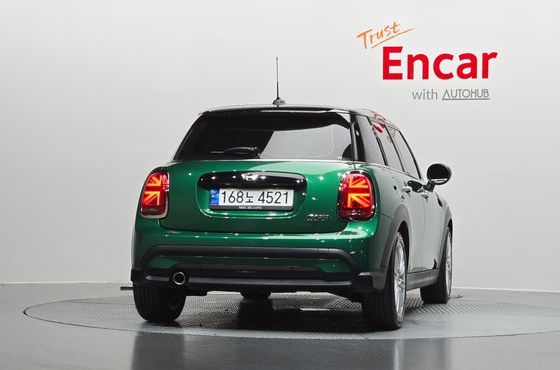Mini Cooper 5-Door Classic Plus 3rd — пробег 54 626 км — фото 4 из 5