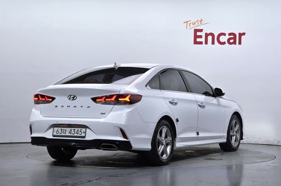 Hyundai Sonata 2.0 Smart — пробег 186 918 км — фото 2 из 5