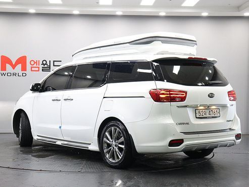 Kia Carnival 7-Seater Limousine VIP — пробег 121 749 км — фото 4 из 5