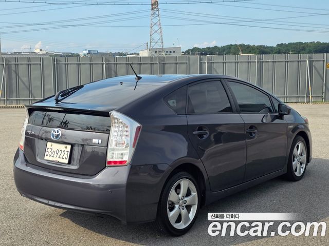 Toyota Prius 1.8 — пробег 43 094 км — фото 4 из 5