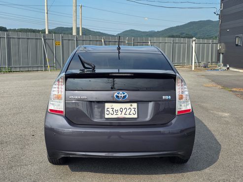 Toyota Prius 1.8 — пробег 43 094 км — фото 5 из 5