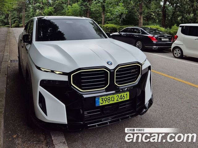 BMW XM 4.4 — пробег 15 300 км — фото 1 из 5