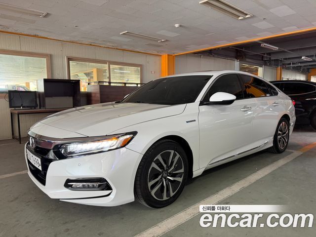 Honda Accord 2.0 Hybrid Touring — пробег 133 000 км — фото 3 из 5