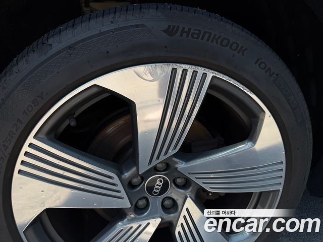 Audi e-tron из Кореи Encar