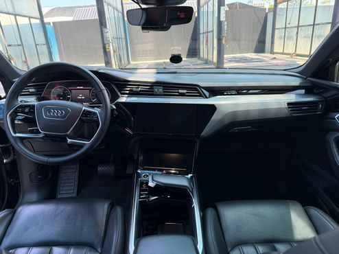 Audi e-tron 55 Quattro Sportback — пробег 49 000 км — фото 5 из 5
