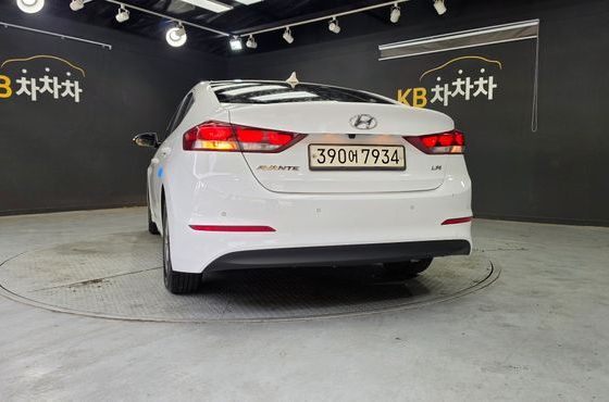 Hyundai AVANTE 1.6 LPI Smart (Rental Car) — пробег 320 724 км — фото 4 из 5