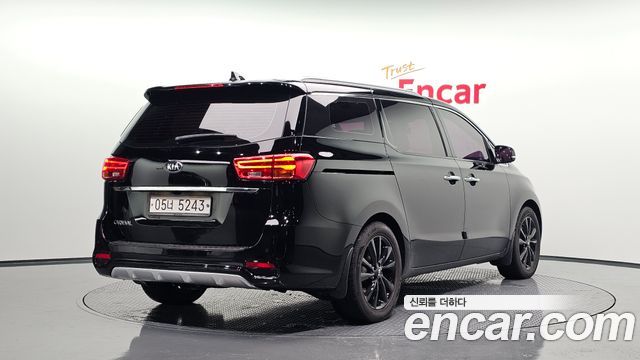 Kia Carnival из Кореи Encar