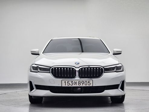 BMW 5-Series 530e Luxury — пробег 55 390 км — фото 3 из 5