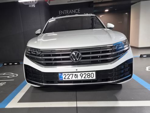 Volkswagen Touareg 3.0 TDI Prestige — пробег 9 700 км — фото 3 из 5