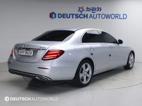 Mercedes-Benz E-Class E220d 4MATIC Avantgarde — пробег 70 516 км — фото 2 из 5