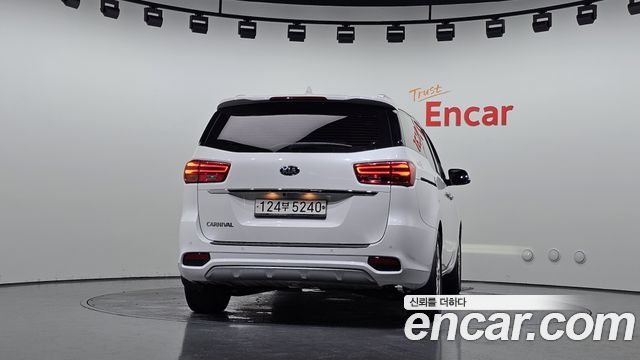 Kia Carnival из Кореи Encar