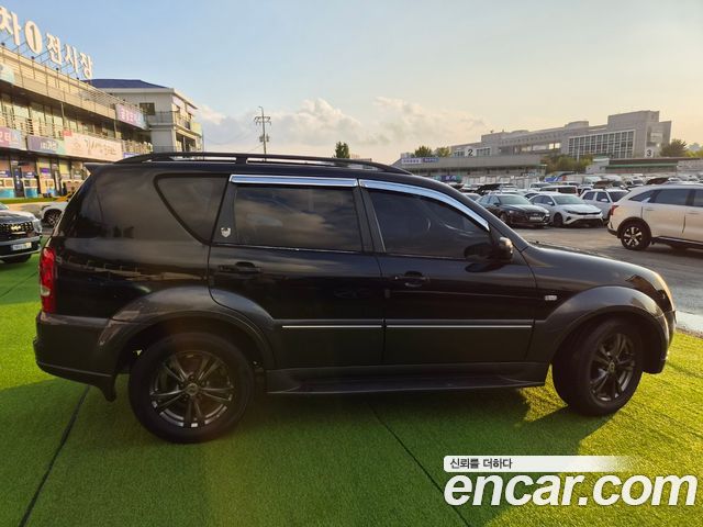 Ssangyong Rexton 2WD RX4 High Deluxe — пробег 303 736 км — фото 3 из 5