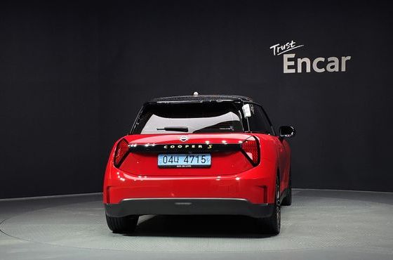 Mini Cooper SE Favoured — пробег 8 567 км — фото 4 из 5