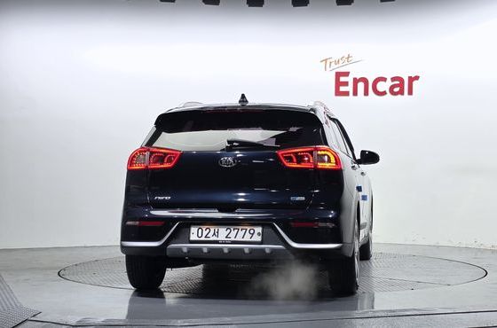 Kia Niro Prestige — пробег 142 396 км — фото 4 из 5