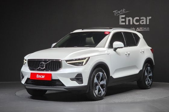 Volvo XC40 B4 Ultimate Bright — пробег 92 578 км — фото 1 из 5