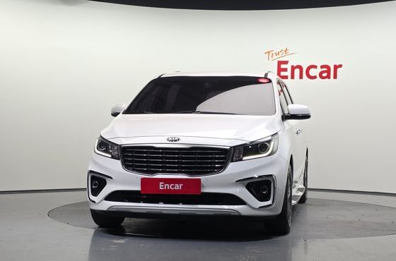 Kia Carnival 9-Seater Luxury — пробег 68 562 км — фото 3 из 5