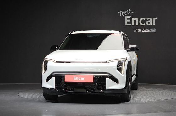 Kia EV3 Standard 2WD GT Line — пробег 7 761 км — фото 3 из 5