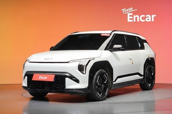Kia EV3 Standard 2WD GT Line — пробег 7 761 км — фото 1 из 5