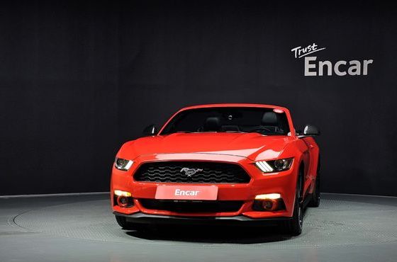 Ford Mustang Convertible — пробег 64 602 км — фото 3 из 5