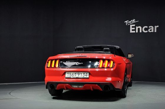 Ford Mustang Convertible — пробег 64 602 км — фото 4 из 5