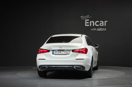 Mercedes-Benz A-Class A200d Sedan — пробег 48 180 км — фото 4 из 5