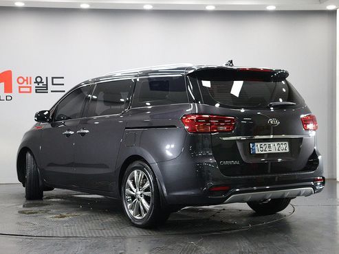 Kia Carnival 9-Seater Prstige — пробег 116 544 км — фото 4 из 5