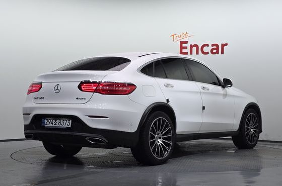 Mercedes-Benz GLC-Class GLC300 4MATIC AMG Line Coupe — пробег 108 444 км — фото 2 из 5