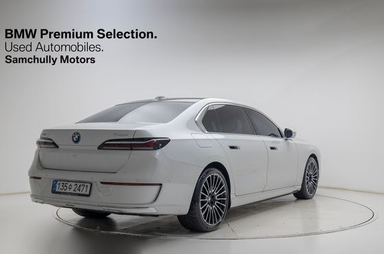 BMW 7-Series 750e xDrive Design Pure Excellence — пробег 4 702 км — фото 4 из 5
