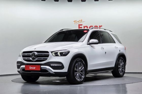 Mercedes-Benz GLE-Class GLE300d 4MATIC — пробег 82 450 км — фото 1 из 5
