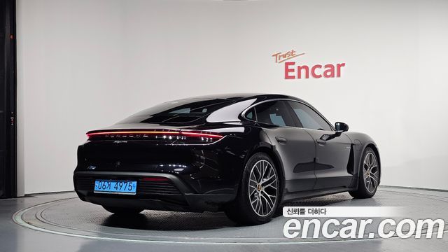 Porsche Taycan Base — пробег 74 525 км — фото 2 из 5