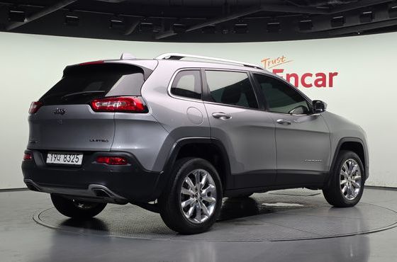 Jeep Cherokee 2.2 Diesel Limited 4WD — пробег 215 141 км — фото 2 из 5