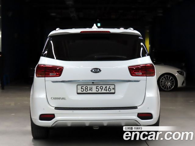 Kia Carnival из Кореи Encar